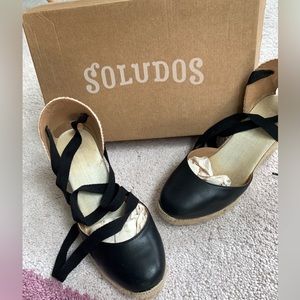 Size 7 Soludos wedge black leather lace up shoes sandal espadrille